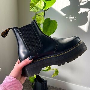 2976 SMOOTH LEATHER PLATFORM CHELSEA BOOTS size 8 US 39 EU doc marten